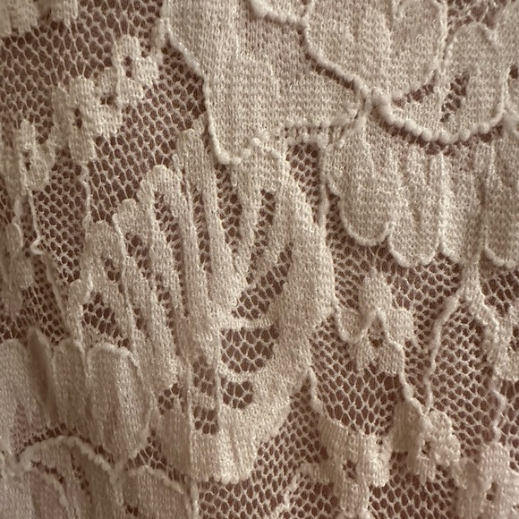 Express Best Loved Cami w/Built-In Bra! - Picture 6 of 12